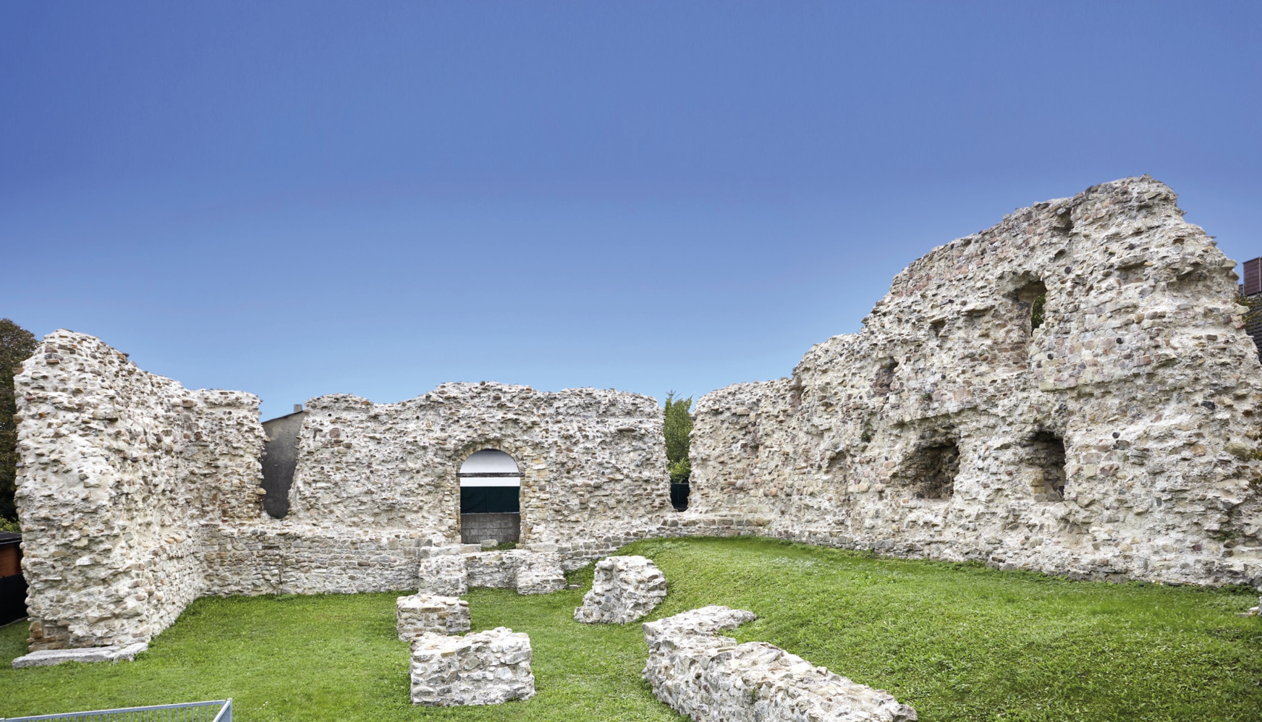 Die beeindruckenden Reste des Lagerburgs von Zeiselmauer.